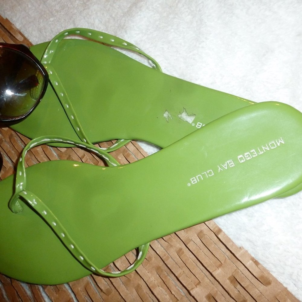 Montego Bay Club Womens Size 11 Green Thong Flip Flop Sandals - Picture 9 of 9